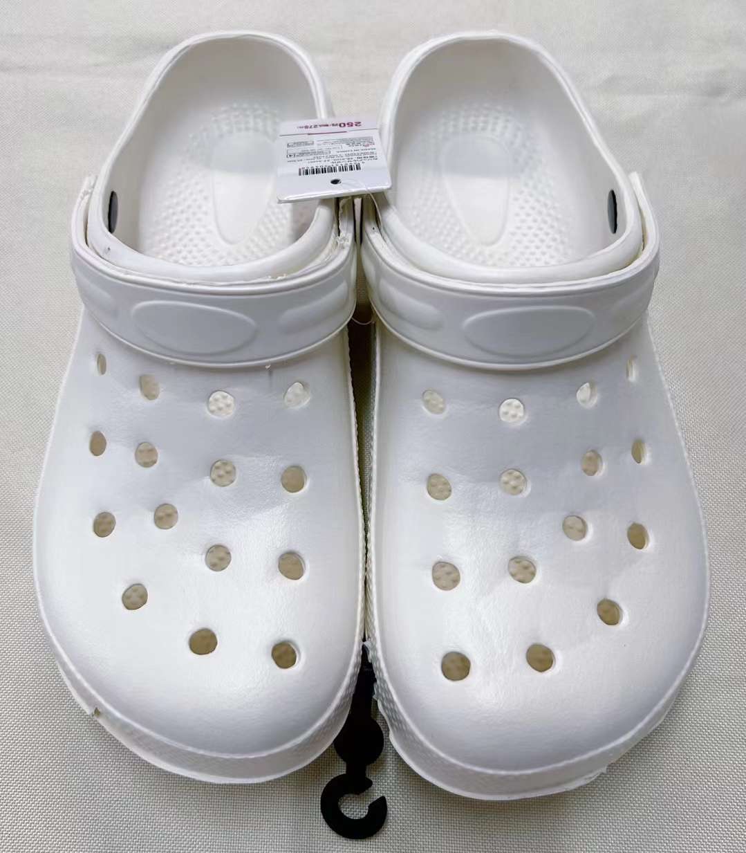 Men's Crocs Garden Shoes In Stock Application Scenario