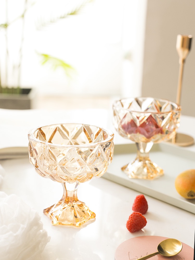 Light Luxury Yellow Glass Ice Cream Cup Ice Cream Cup Fruit Dessert Salad Cup Thickened Breakfast Cup Seven Life Amber Application Scenario
