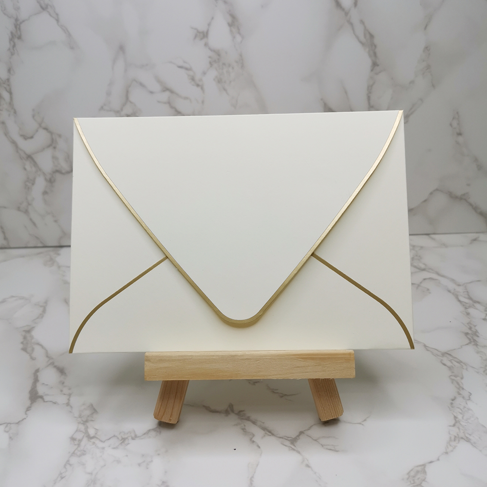 Manufacturers customize a variety of specifications of a variety of colors hot edge window envelopes business invitations wedding invitations party invitation envelopes
