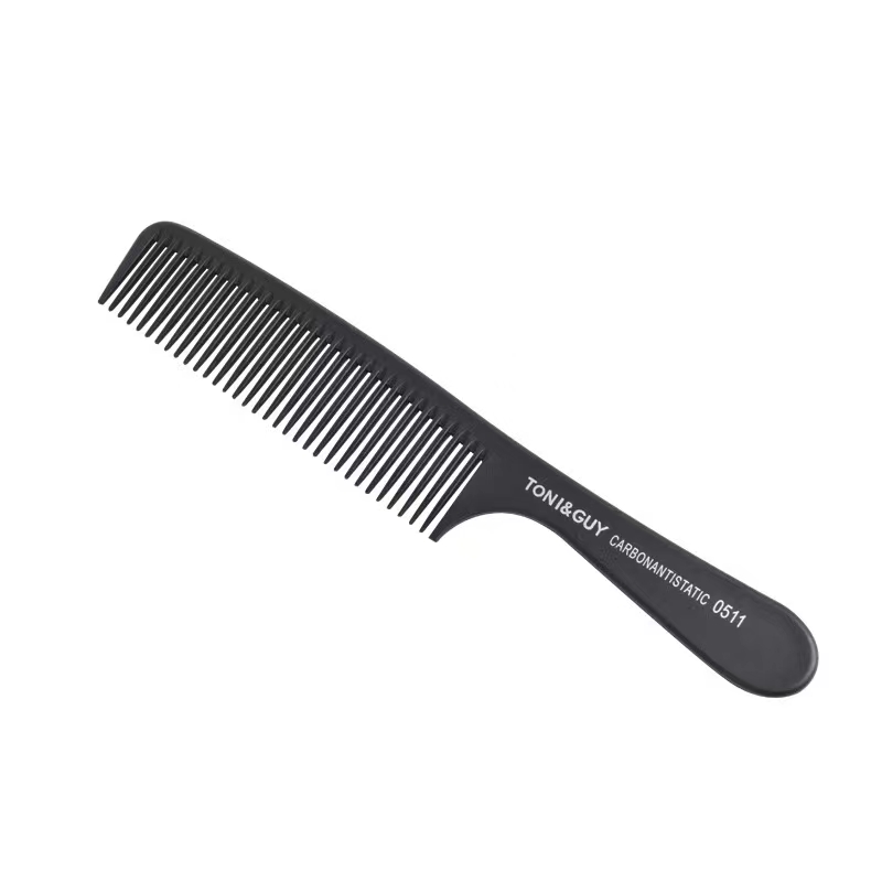 carbon fiber tip-tail comb usage scenario
