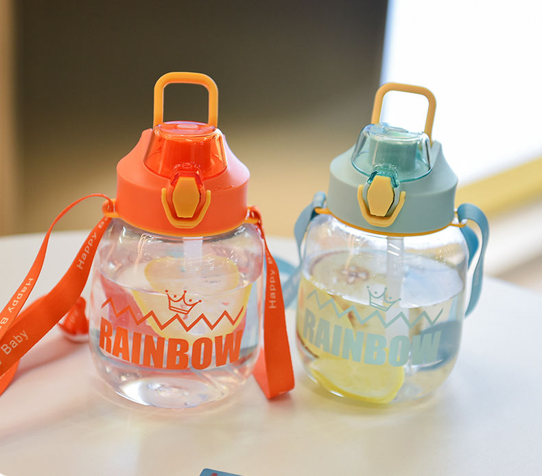 High-appearation-level large-belted water cup, large-capacity food-grade anti-drop and heat-resistant student plastic straw cup, 650ml Specification drawing