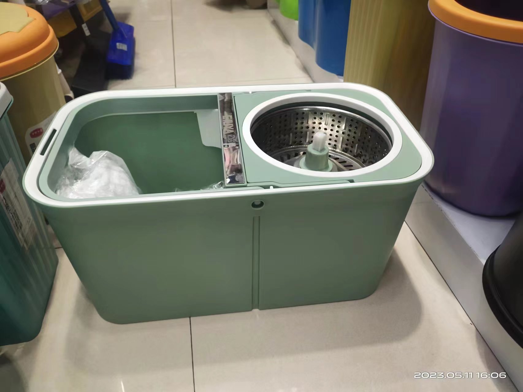 Manufacturers wholesale new rotary mop household automatic mop bucket lazy free hand wash mop mop mop mop mop mop full figure