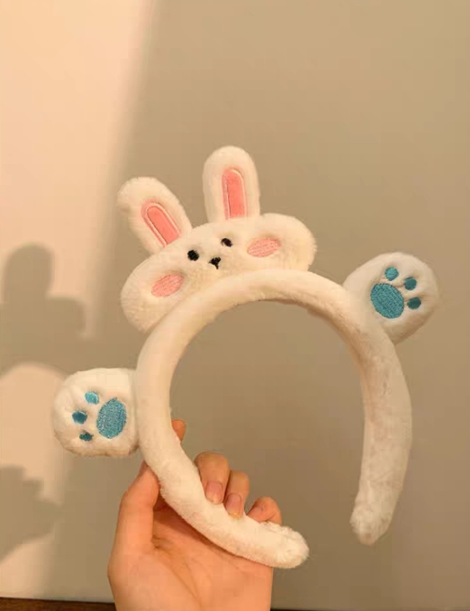 Cute Bunny Cat Paws Face Wash Headband Application Scenario