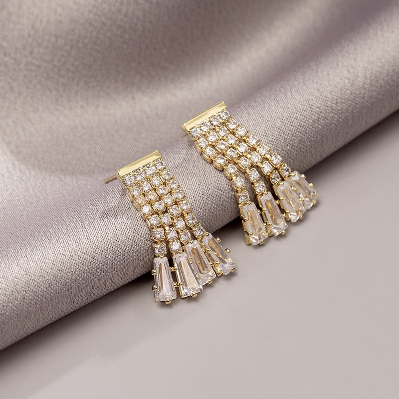 Korean Style Fashion Exquisite Fresh Micro-Inset Zircon Characteristic Temperament Light Luxury High-Grade Earrings Fate Season Specification drawing