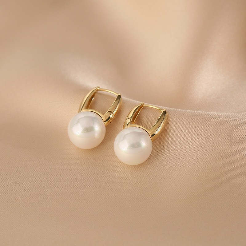 Korean Retro Atmosphere Herben Series Pearl Ear Buckle Temperament Metal Light Luxury High-Grade Earrings Fate Season details Picture