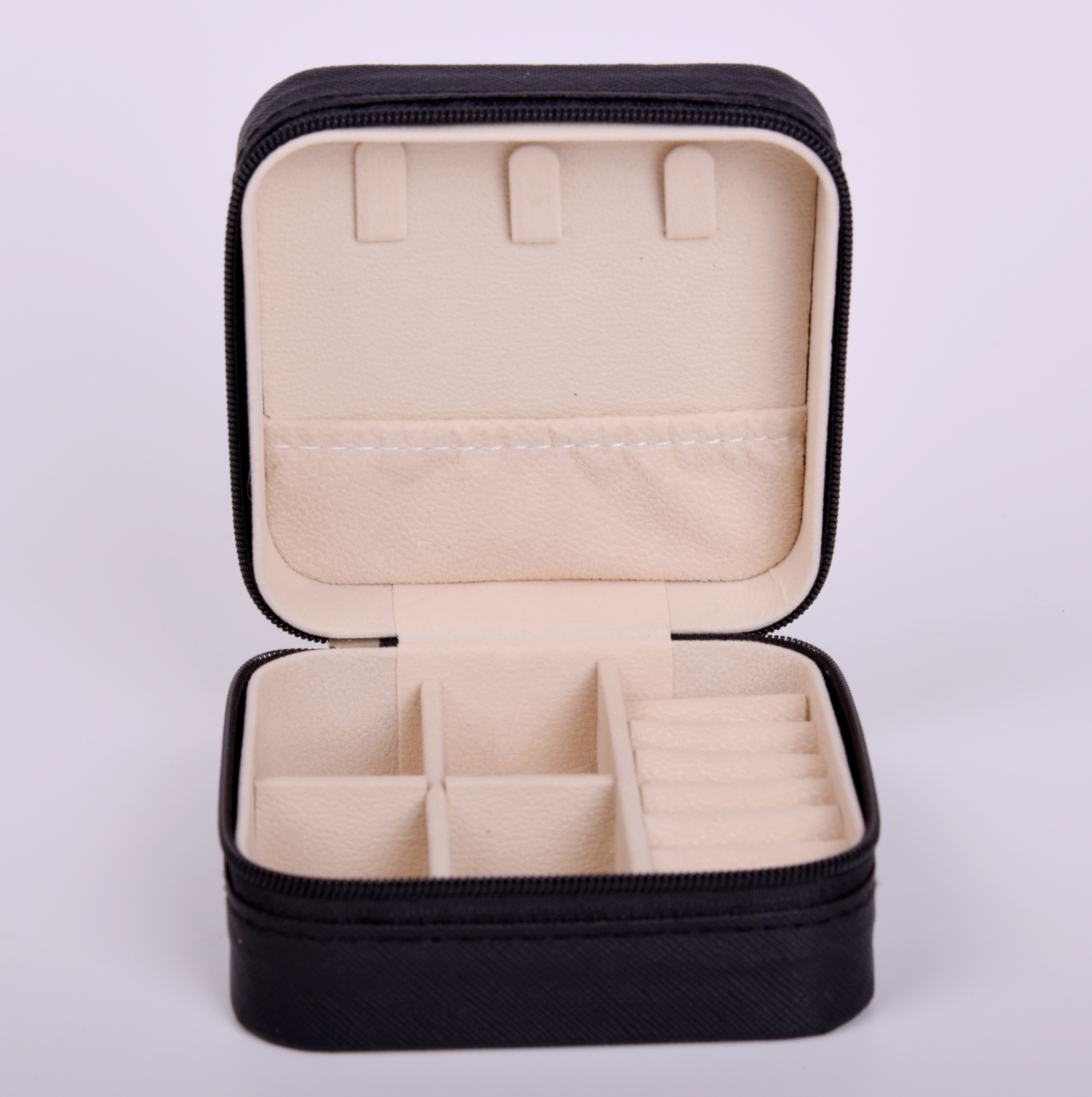 Fabric Multi-Purpose Jewelry Box Makeup Jewelry Storage Box Zipper Portable Application Scenario