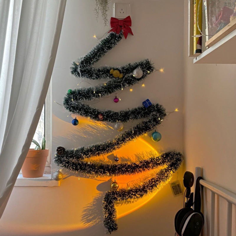 Christmas decorations Ribbons Ribbons Ribbons Decorate DIY Christmas trees with dark green tops
