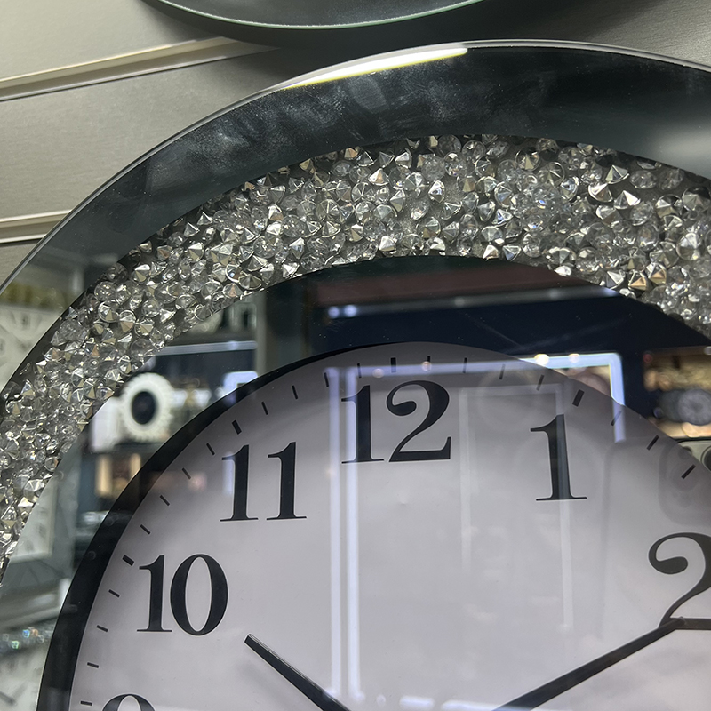 Creative Round Digital Mirror Wall Clock Broken Diamond Wall Clock Process Glass Wall Clock Sitting Room Silent Clock Wholesale Amazon European Fashion Home Clock Package Velvet Cloth Wood Living Room Wall Clock Clock Application Scenario