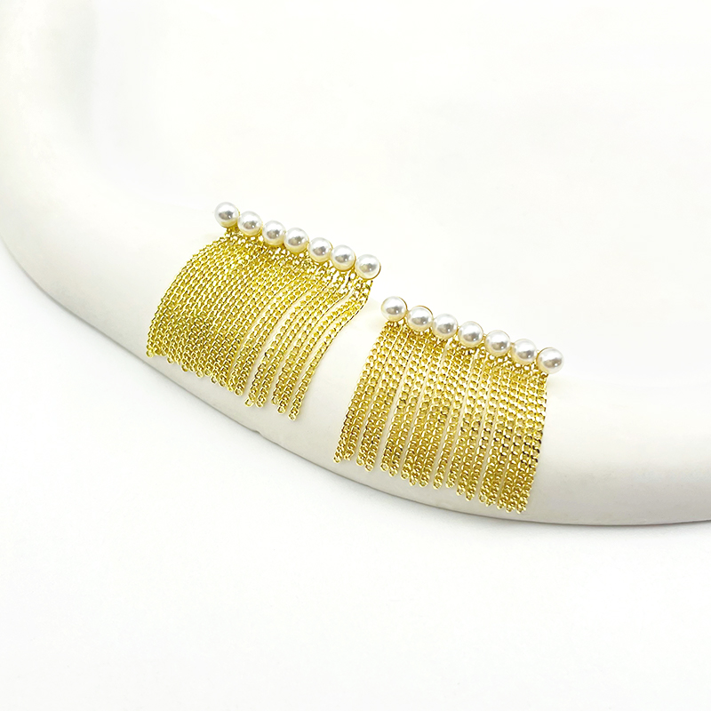 Obi explosive S925 silver needle temperament design sense is moderate all fashion personality street shoot earrings girl details Picture