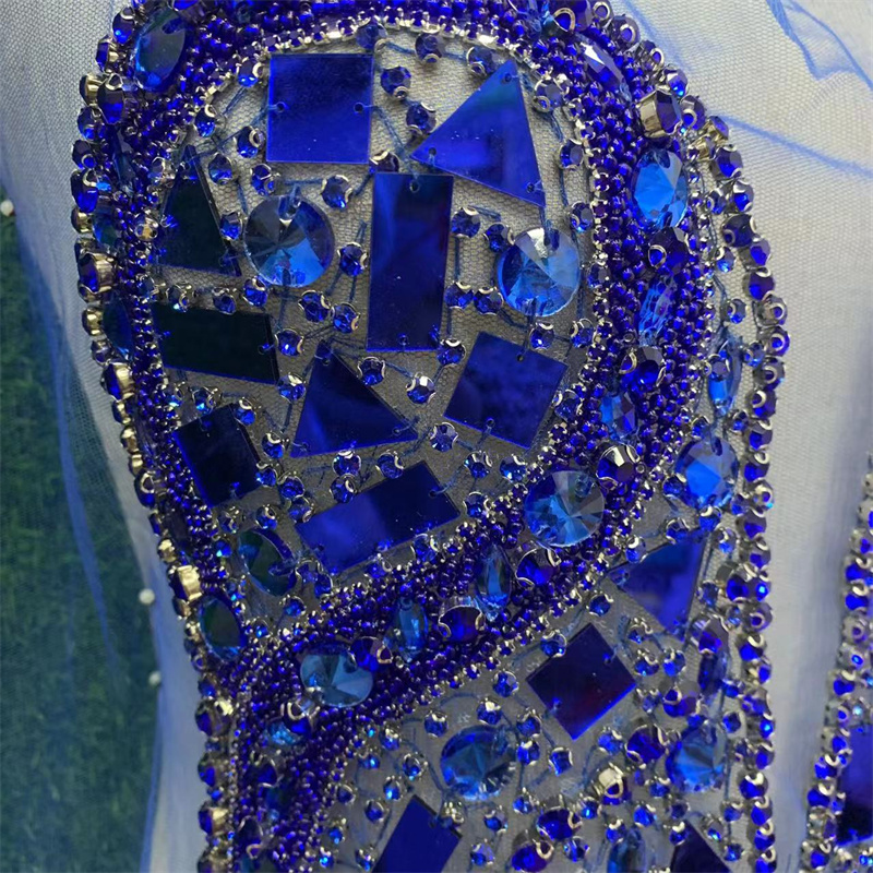 新款深V款婚礼礼服重工手工镜面钉珠网纱贴花详情7