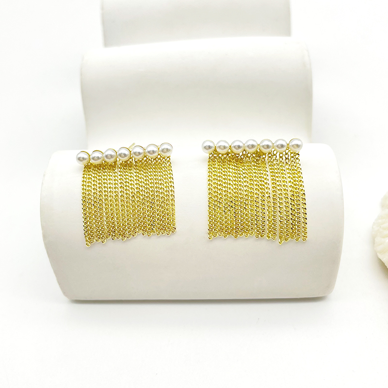 Obi explosive S925 silver needle temperament design sense is moderate all fashion personality street shoot earrings girl Specification drawing