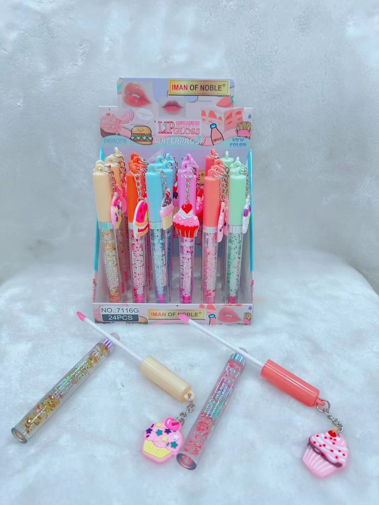 IMAN OF NOBLE 2023 new cute cupcake lip oil discoloration lip oil moisturizing chain lip oil glitter