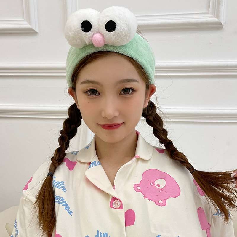 Cute Big Eyes Green Postpartum Face Wash Headband Item Picture