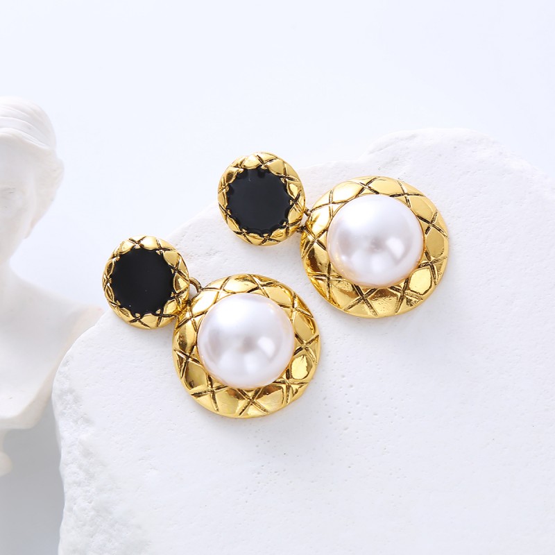 跨境2023新款S925银针韩版人鱼姬珍珠耳钉超仙黑白圆形耳环水钻耳饰品批发详情1