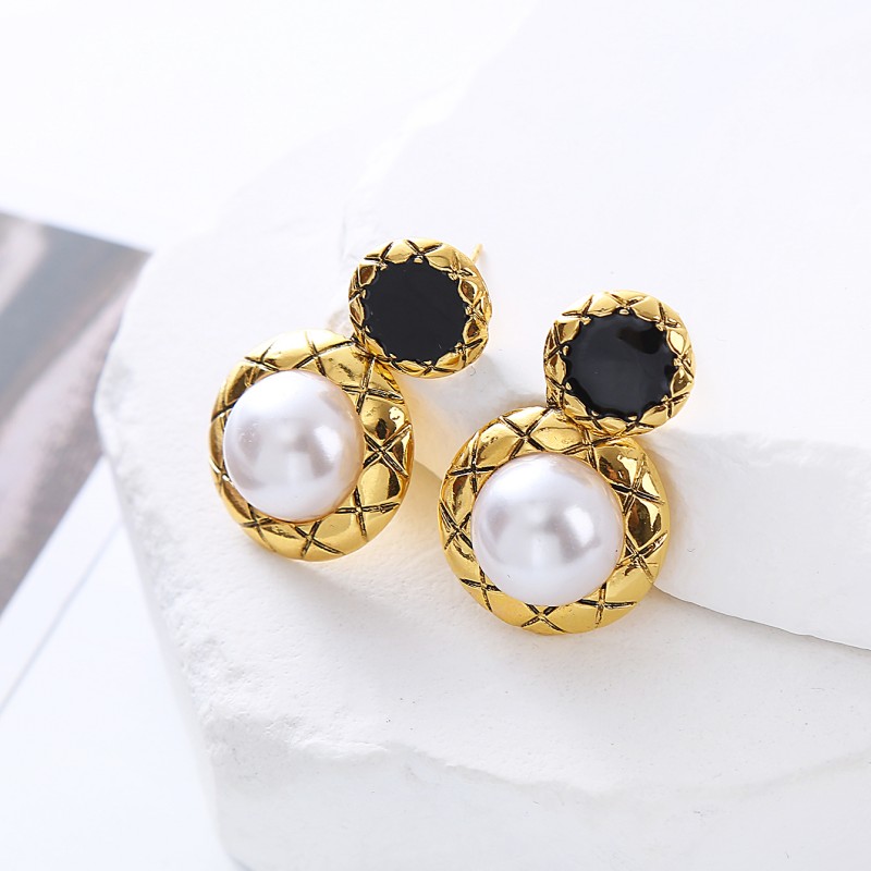 跨境2023新款S925银针韩版人鱼姬珍珠耳钉超仙黑白圆形耳环水钻耳饰品批发详情3