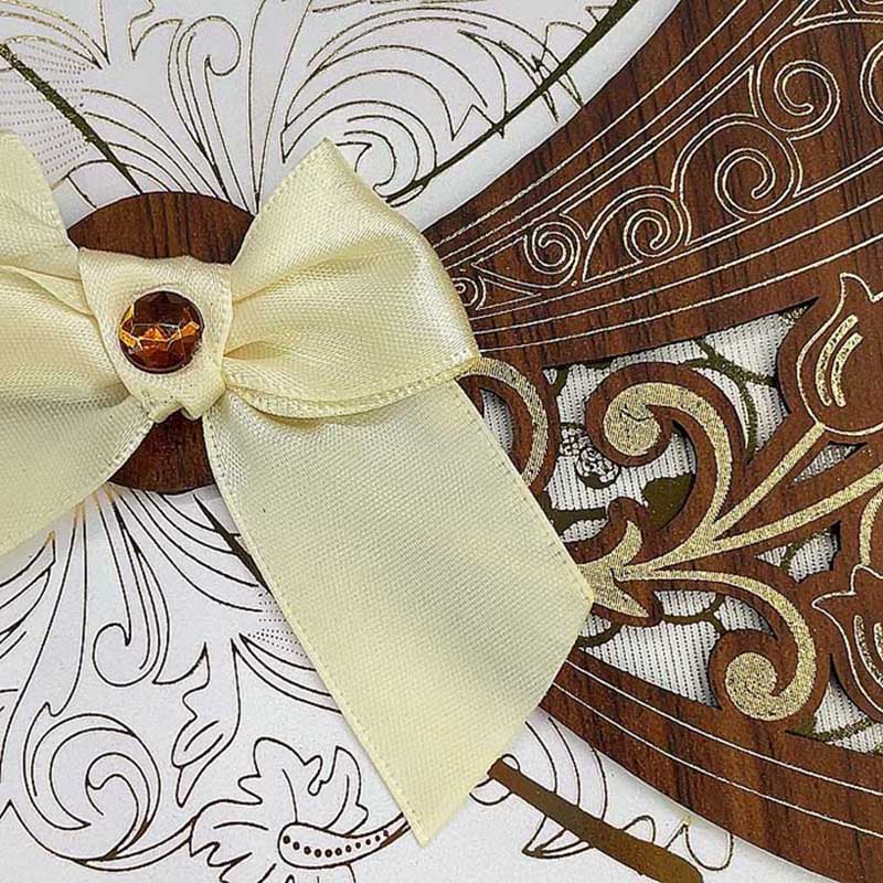 Foreign Trade Custom Middle East And Africa High-Grade Rectangular Laser Hollowed Out Wooden Invitation With Diamond Bow With Hand-Held Envelope Manufacturers Direct Wholesale Application Scenario