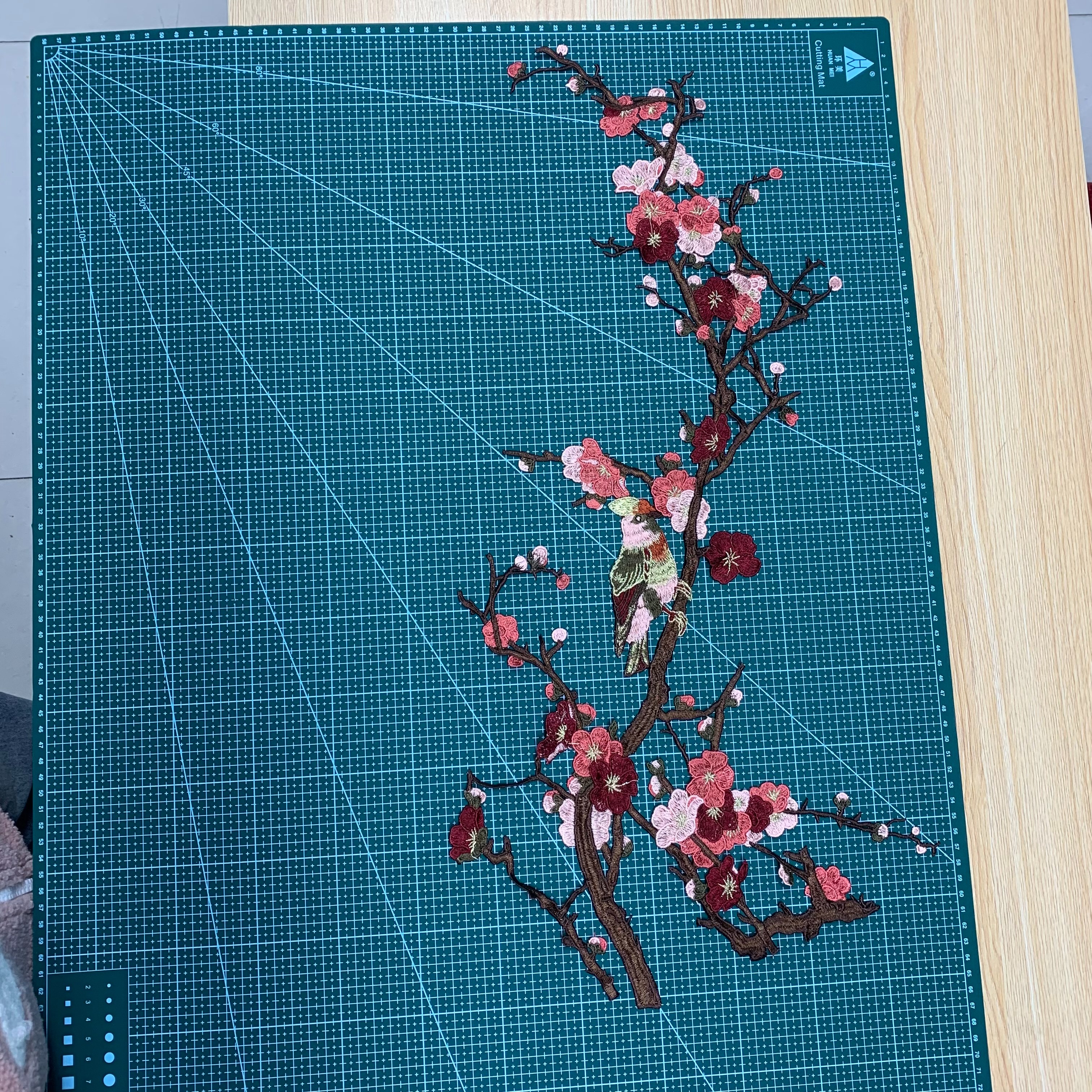 Chinese-style plum blossom and bird embroidery patchwork for cheongsam and Hanfu decoration pic 9