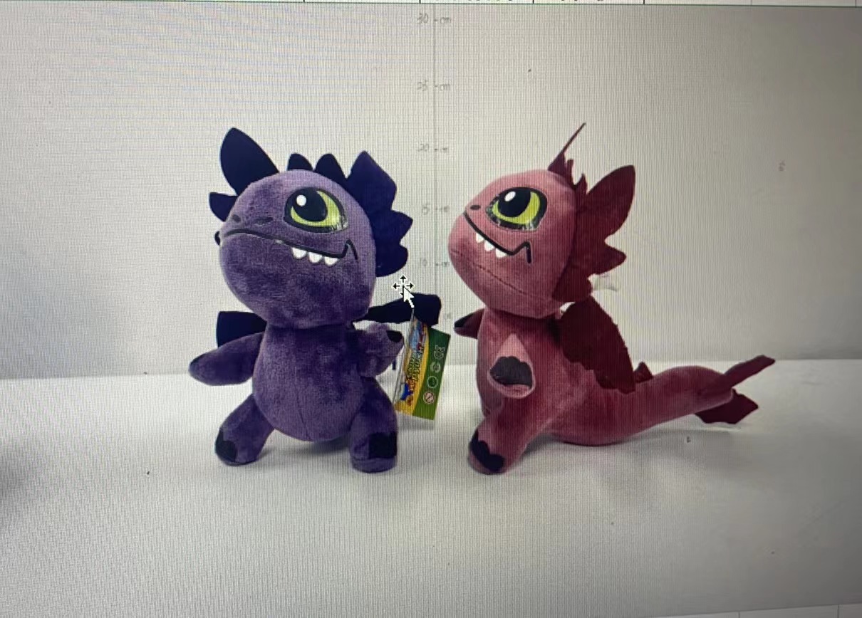 Cute plush toys, big teeth, dragon taming dolls, and event gifts are scattered for the wedding Specification image