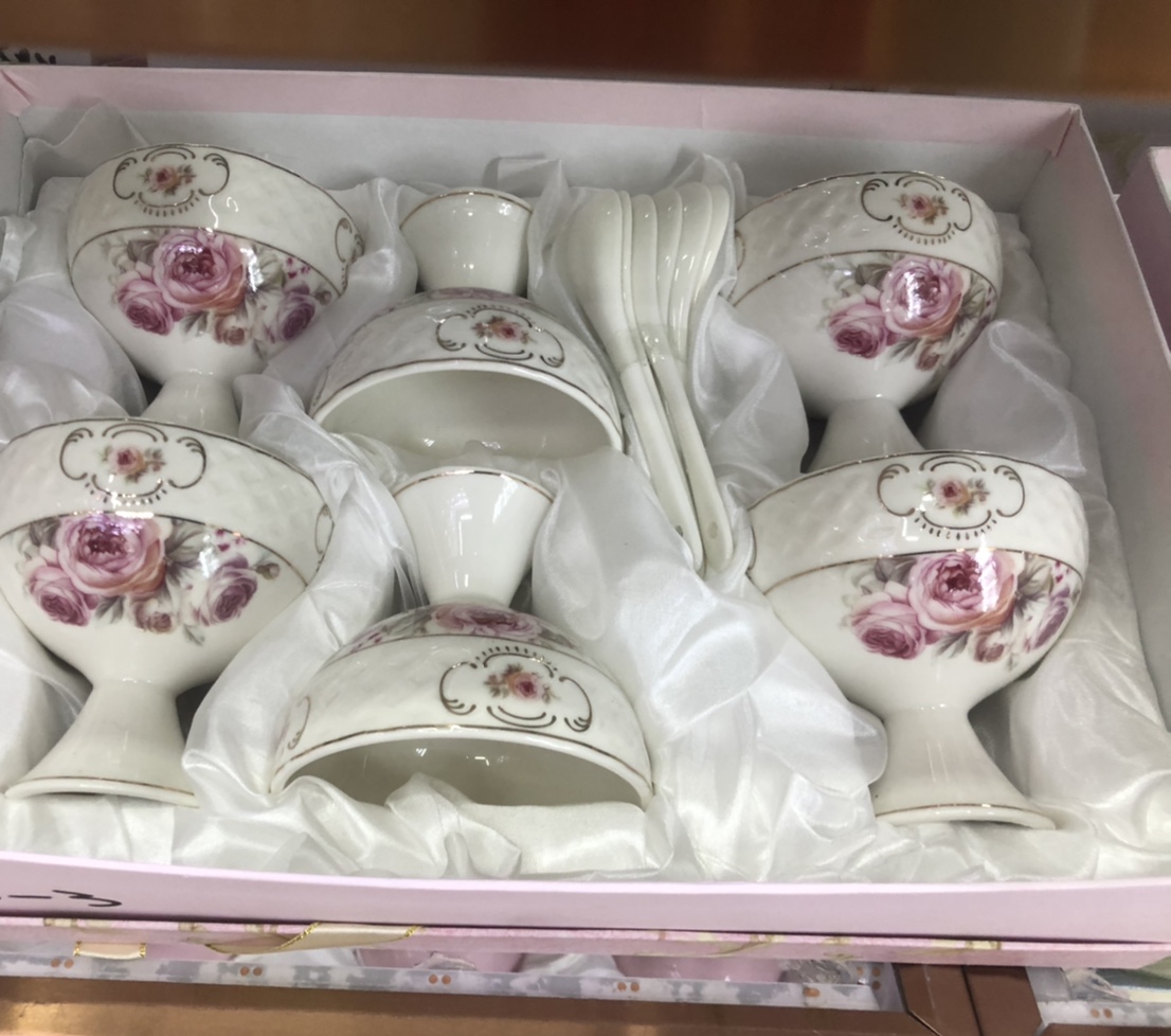 A 12-piece ice cream cup set with three patterns to choose from: exquisite flower series ceramic ice cream cups details Picture