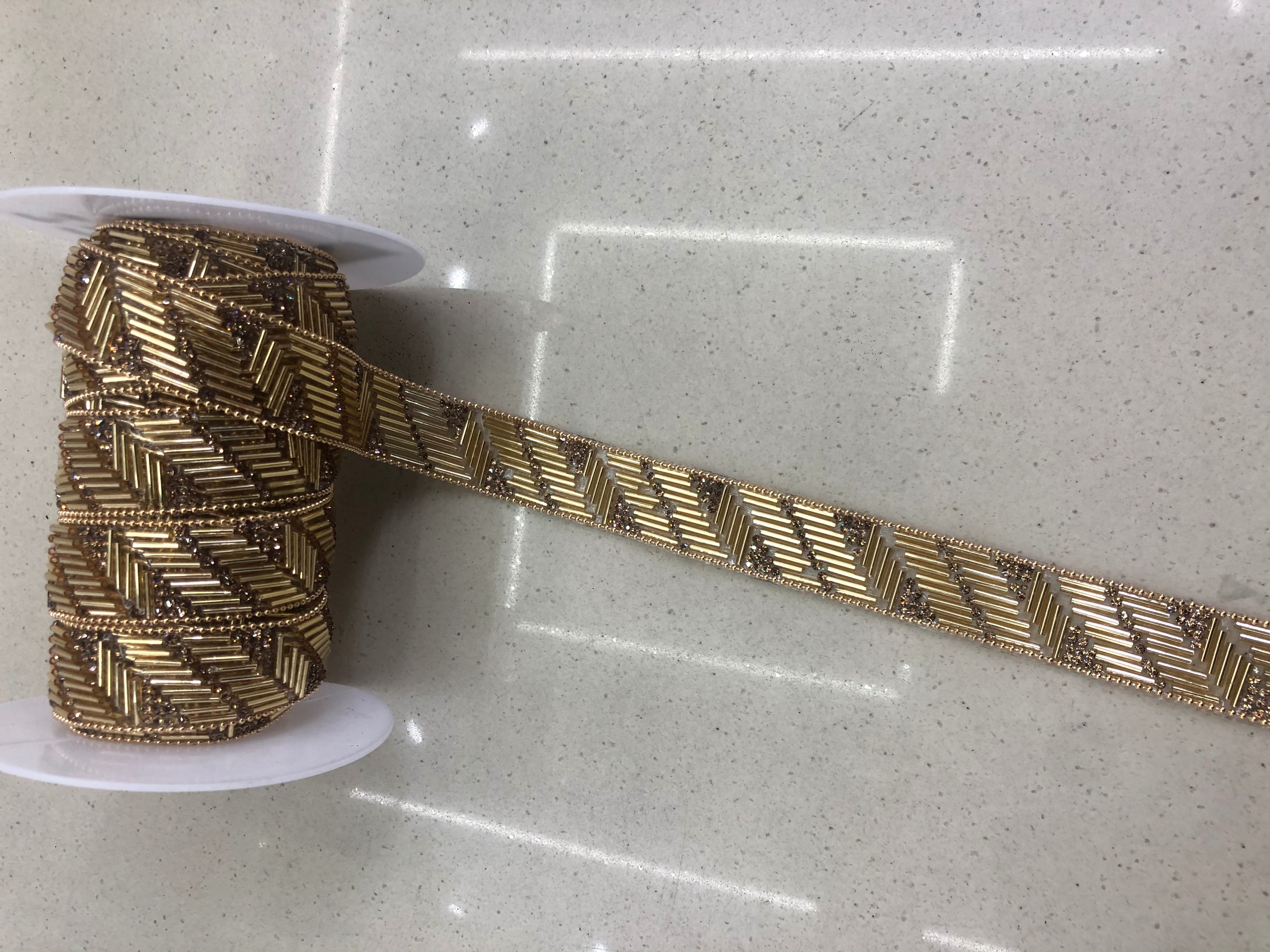 一手批发钻贴水钻条装饰烫钻条水晶钻石贴横管竖管可自粘