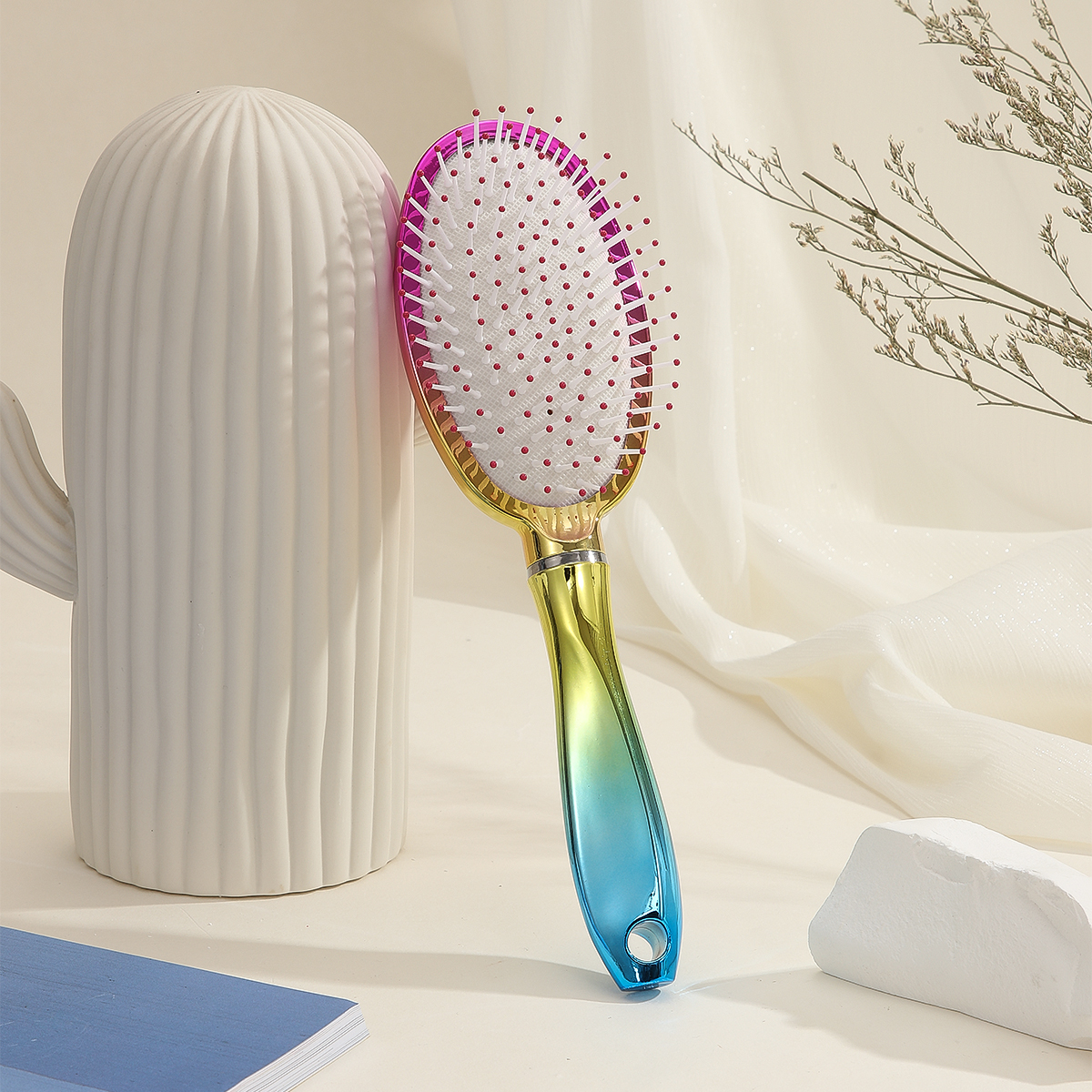 Three-color gradient air-cushion comb for smooth hair without tangling, fluffy hair and anti-static hair care