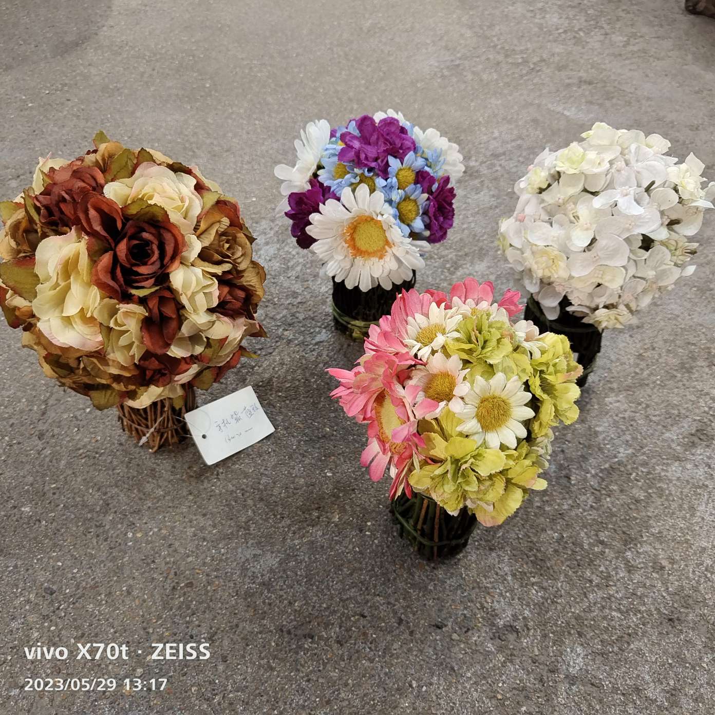 手札紫兰玫，非洲菊，白色小绣球摆件详情图3