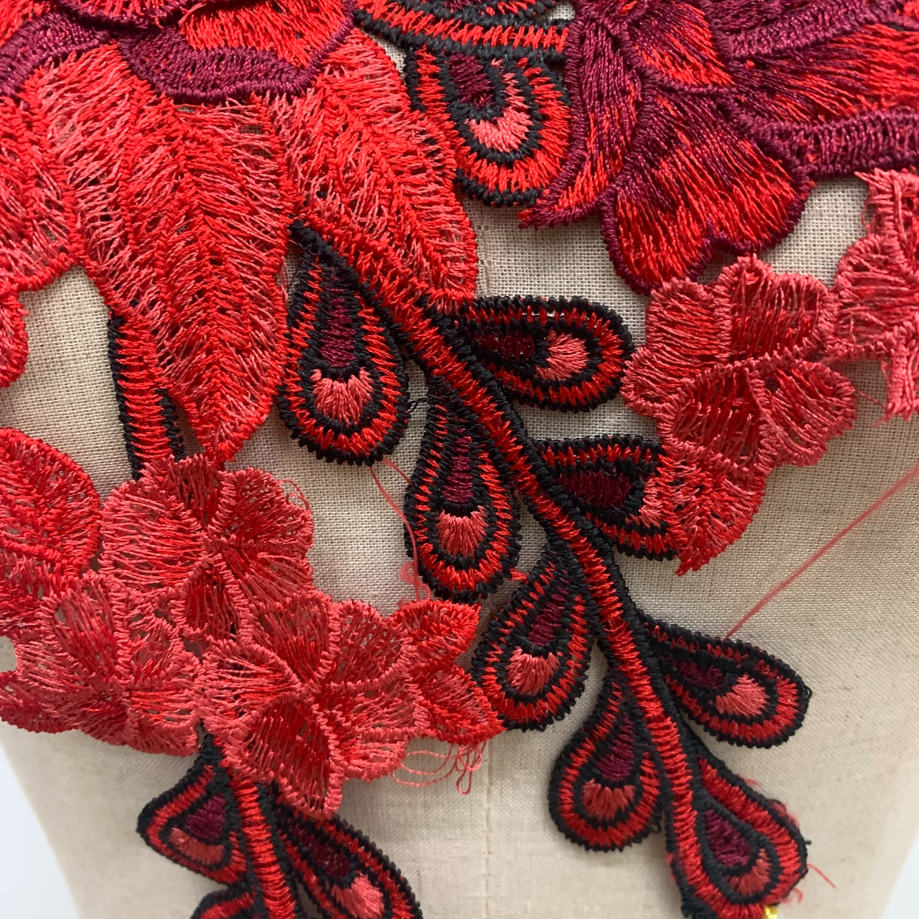 服装辅料刺绣花边布贴孔雀领花布贴详情4