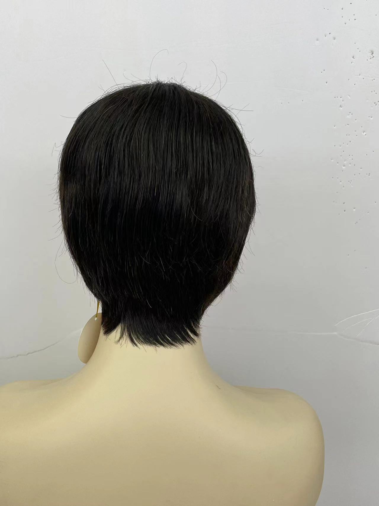 Aliexpress's best-selling European and American fashion women's wig, short curly hair real person hair wig blonde wig Application Scenario