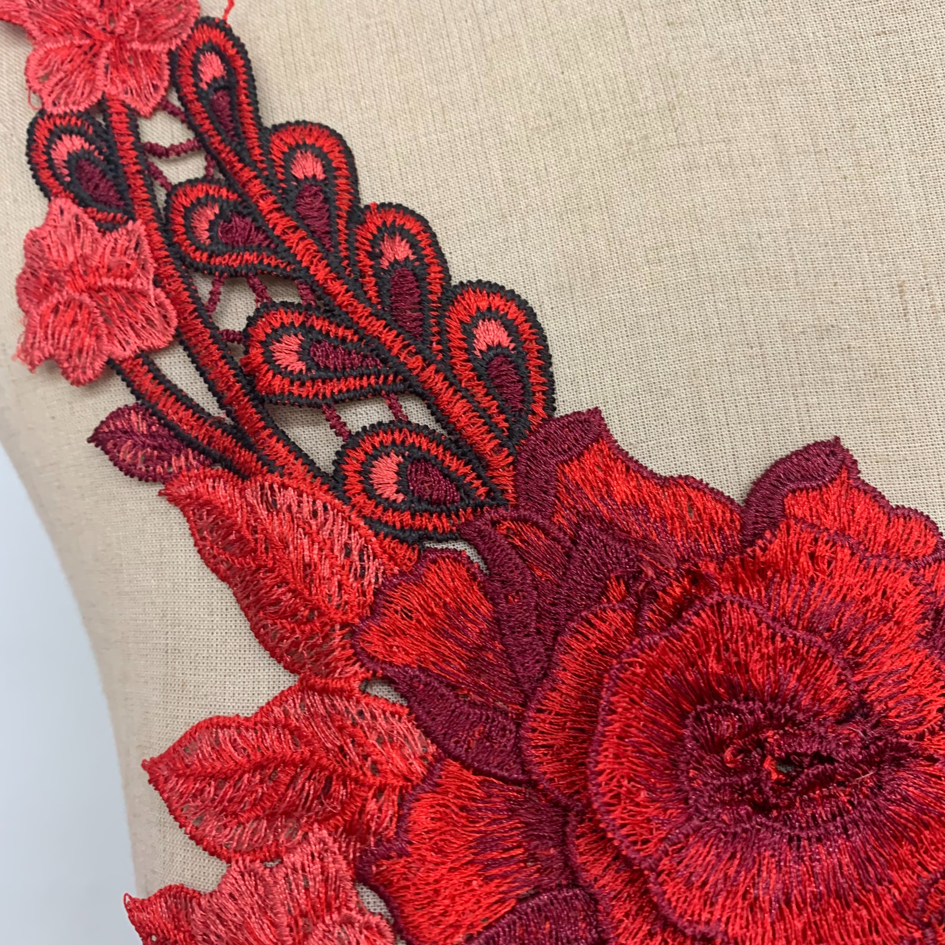 服装辅料刺绣花边布贴孔雀领花布贴详情2