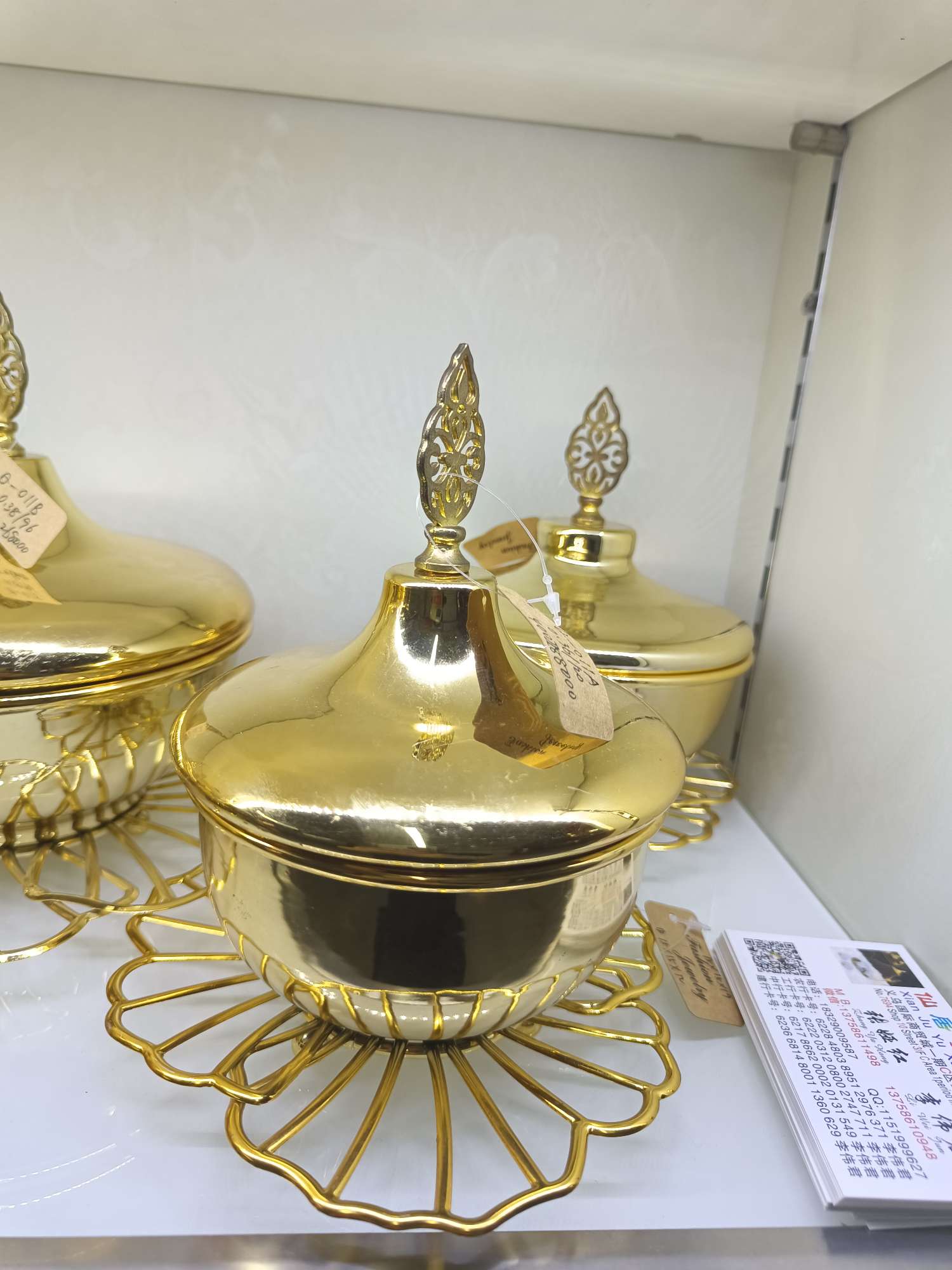 Golden iron candy rack