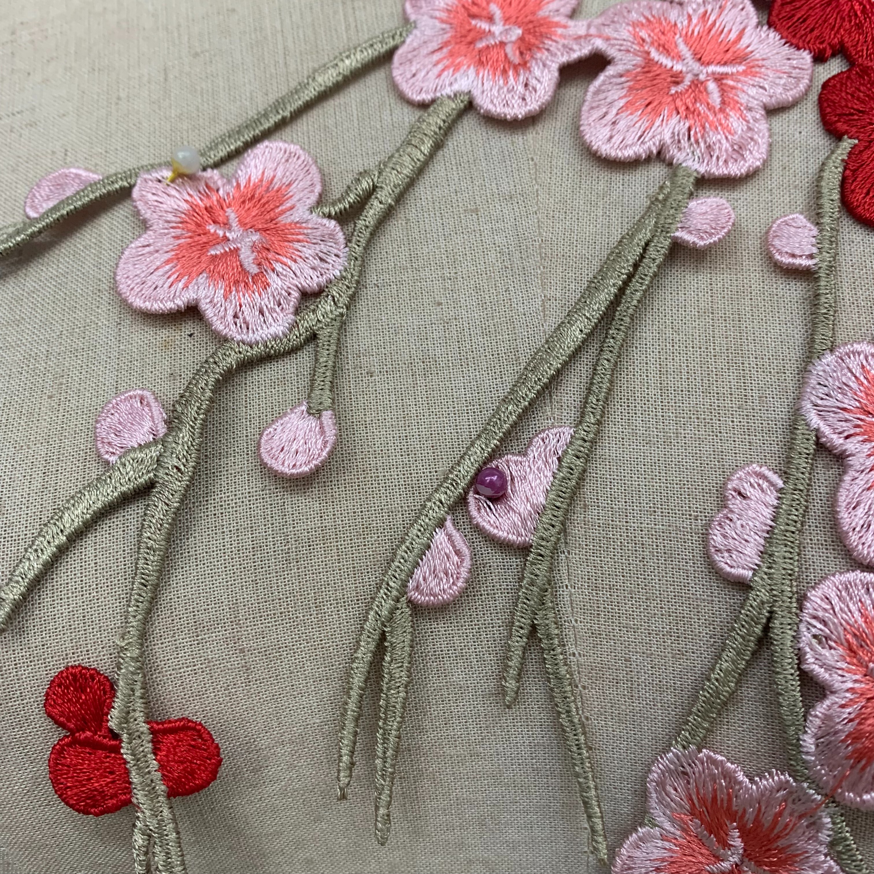 Plum blossom embroidery patchwork cheongsam, evening dress, performance dress, wedding dress, decorative accessories pic 3