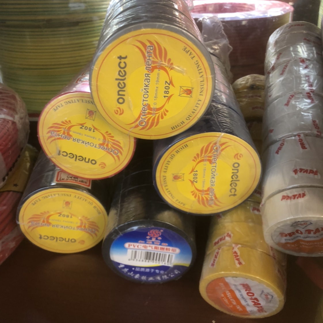 Y flame-retardant electrical tape is high-temperature resistant, oil-resistant, UV-resistant, high-strength, anti-aging, environmentally friendly, weather-resistant and impact-resistant details Picture