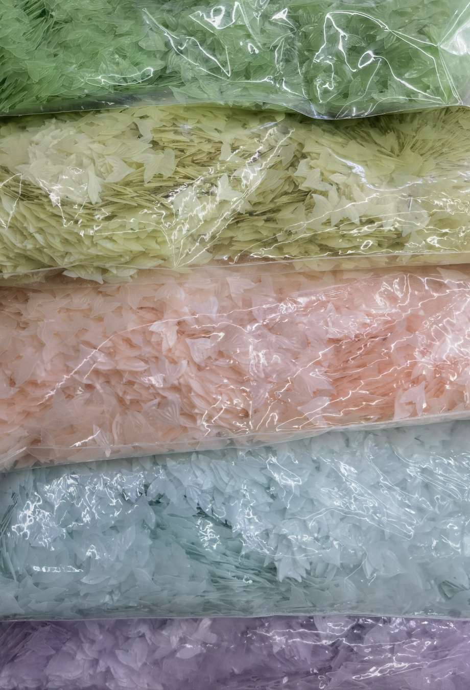 Matte green, pink, white, orange, blue, purple and yellow 7-color series of fish tail sequins, eco-friendly high-temperature series, suitable for children's intelligence puzzles, stationery, photo frames, stickers and various handicrafts, Jincan 119 details Picture