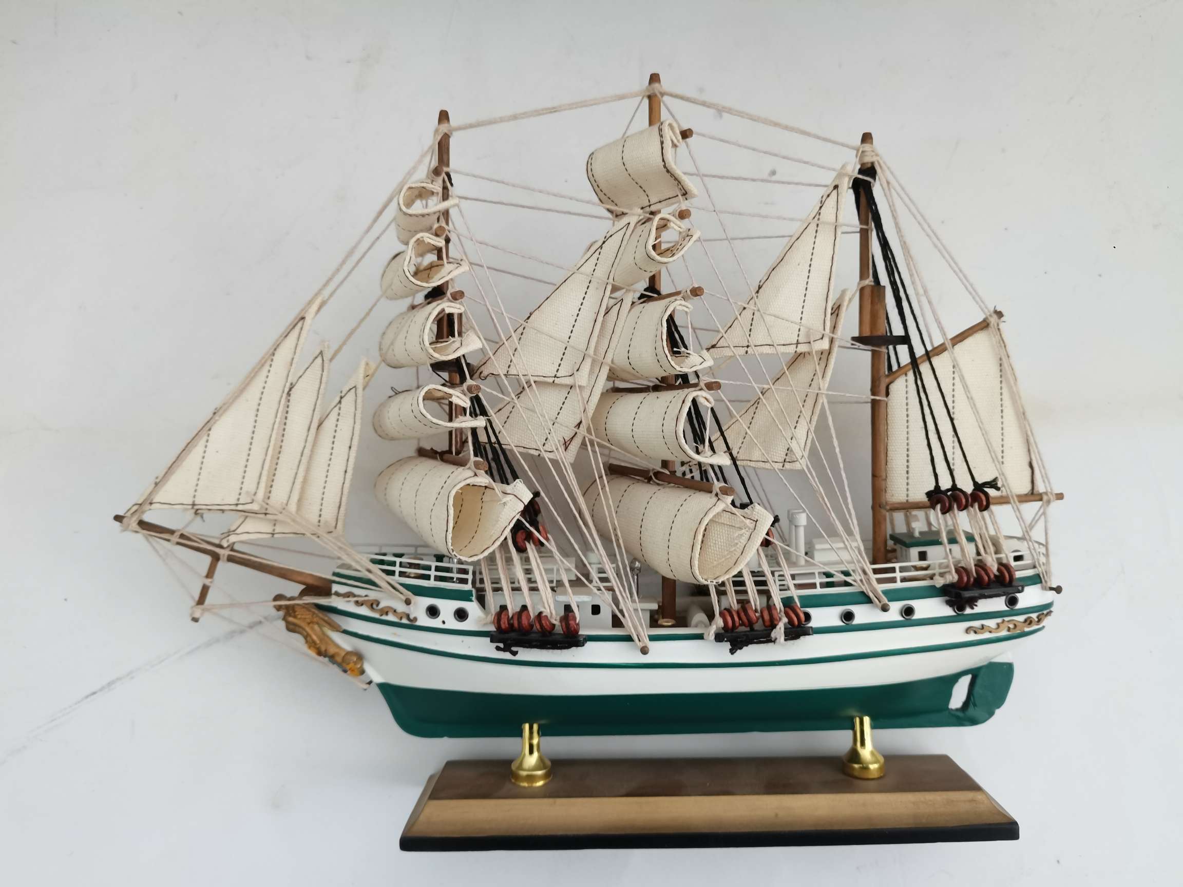 Exquisite Sailing Ornaments Home Crafts Ornaments Specification drawing