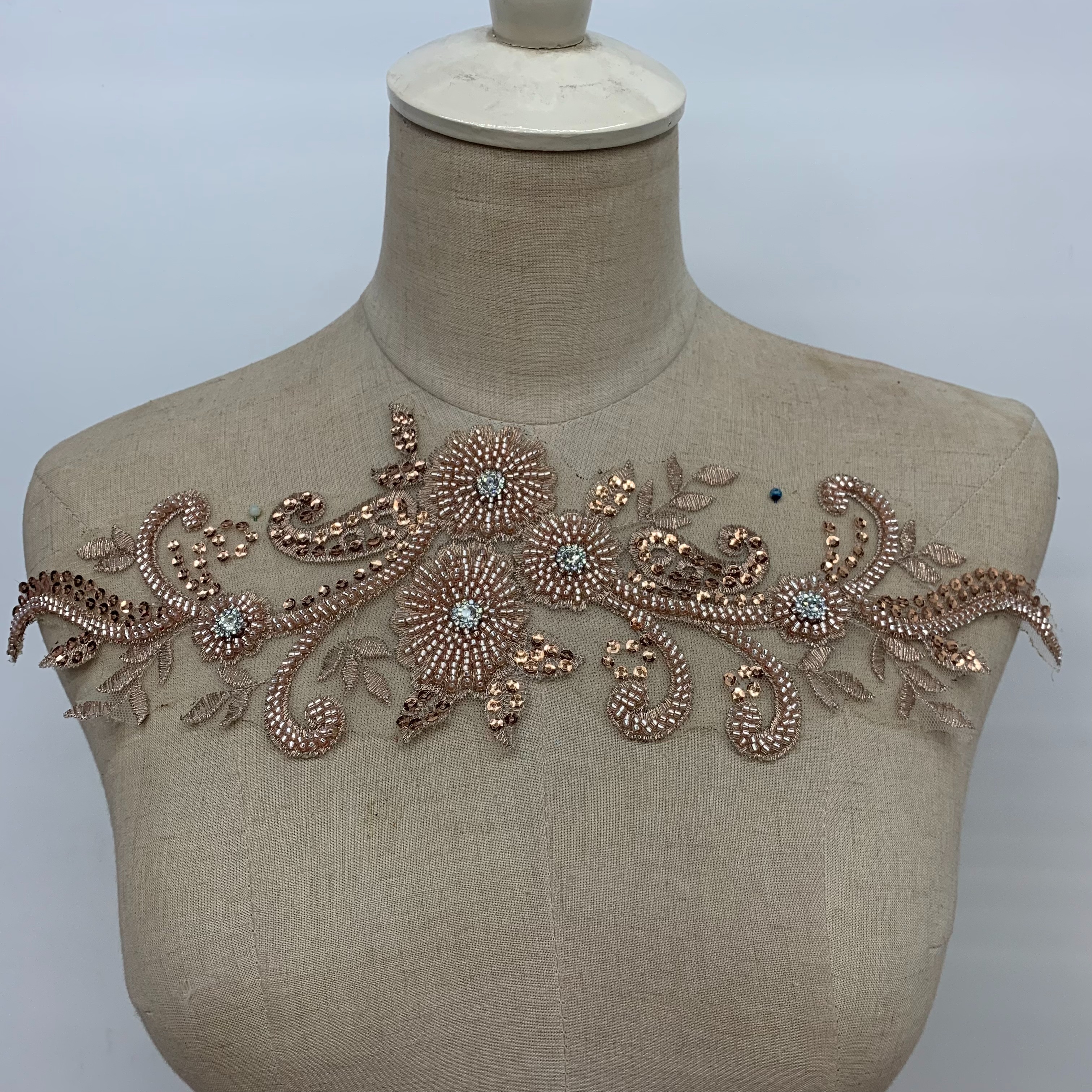 Three-dimensional floral light luxury clothing, collar flowers, corsages, accessories, flower embroidery, applique, matching flowers, live-streaming clothes, lace Specification image