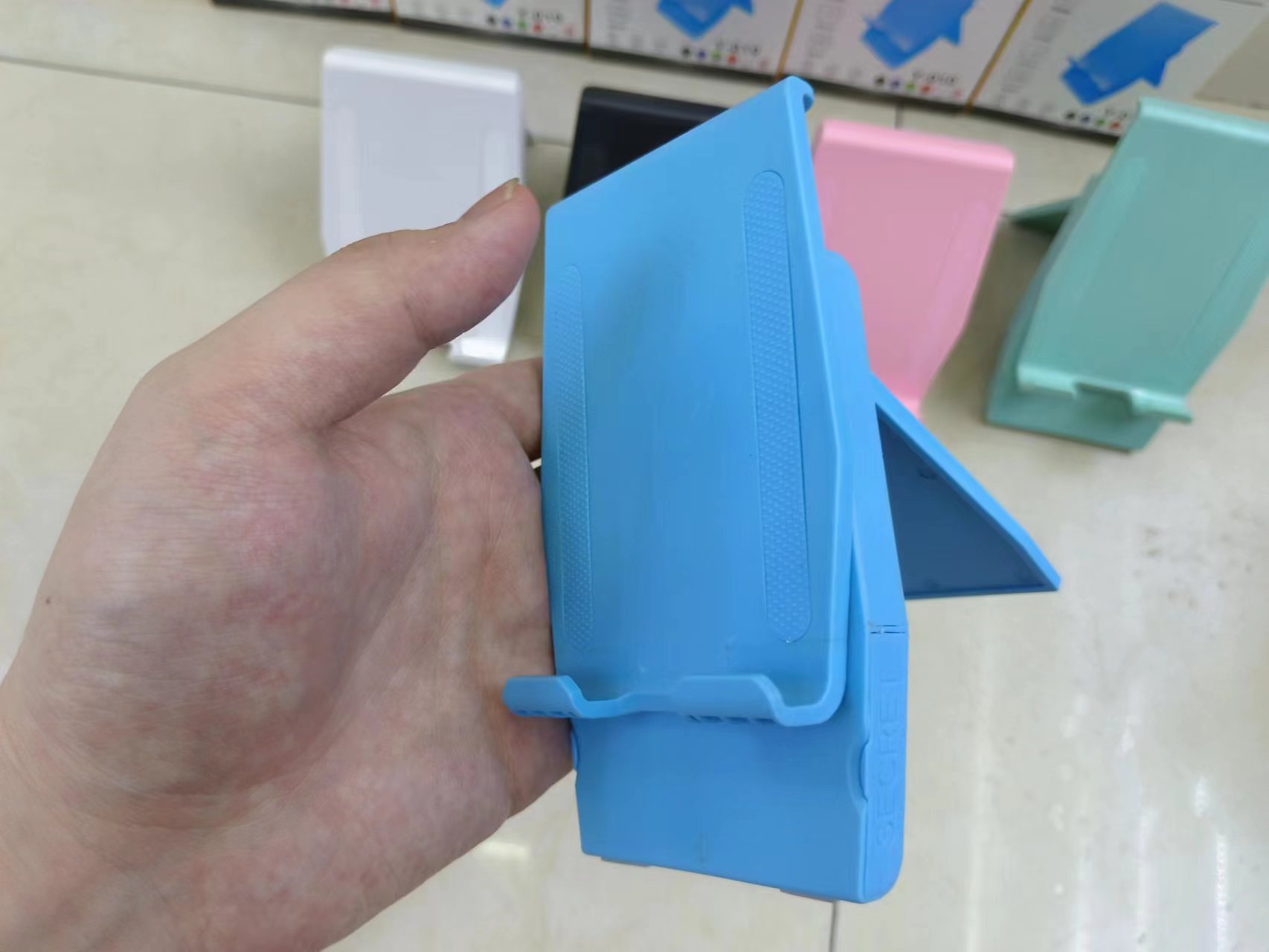 Soporte de teléfono de escritorio de pie altura ajustable lateral con ranura para tarjetas Specification image