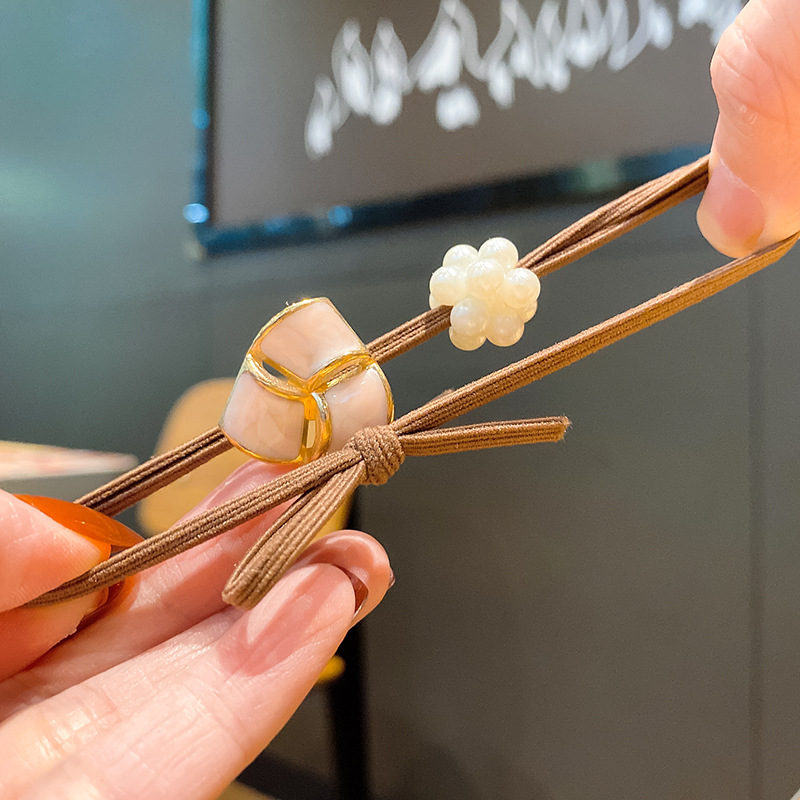 丸子头发绳/简约气质网红/新款珍珠扎头/头绳日系风格/拍发包邮/小香风头绳/珍珠扎头皮筋白底实物图