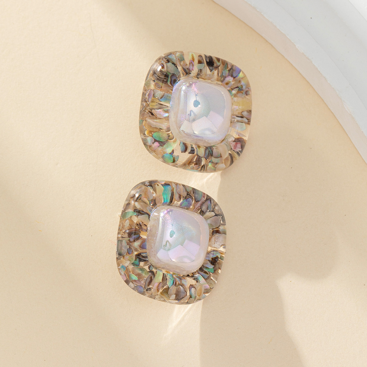 New fashionable, sweet and fresh colorful square earrings, high-end, niche and light luxury women's cat's eye diamond earrings Specification image