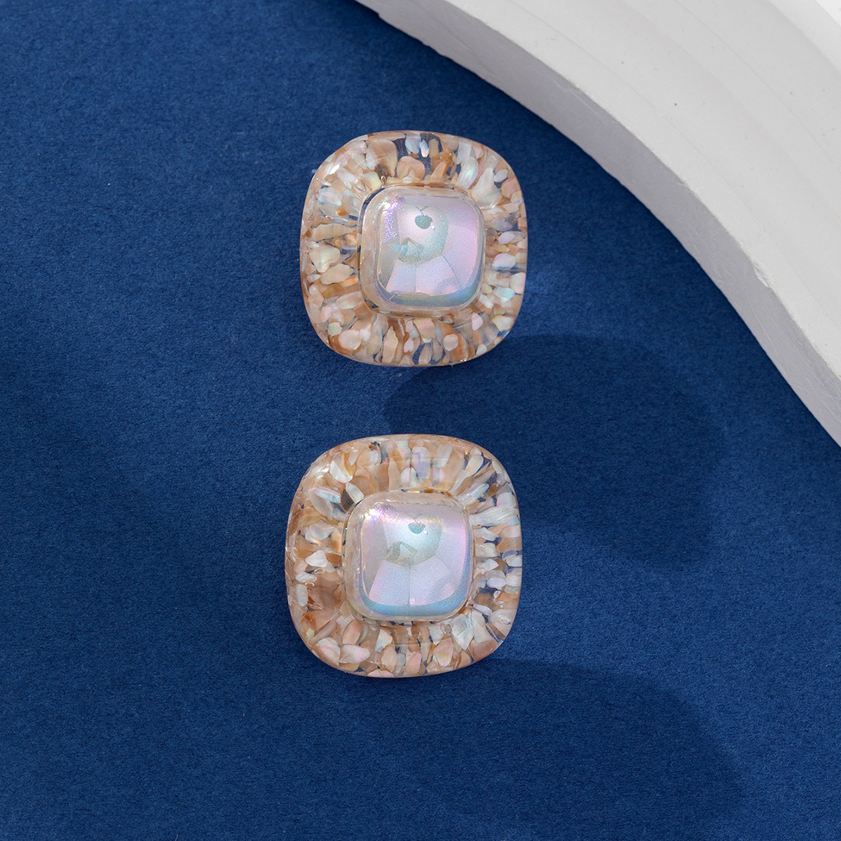 New fashionable, sweet and fresh colorful square earrings, high-end, niche and light luxury women's cat's eye diamond earrings details Picture