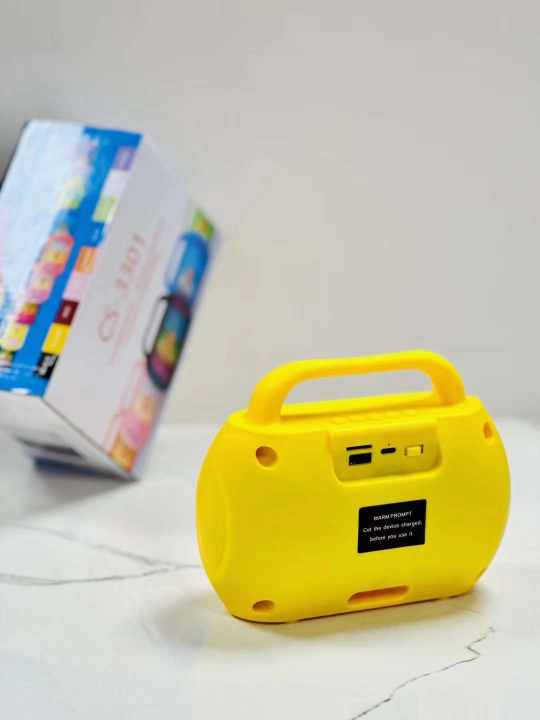 便携式蓝牙音箱/CS白底实物图