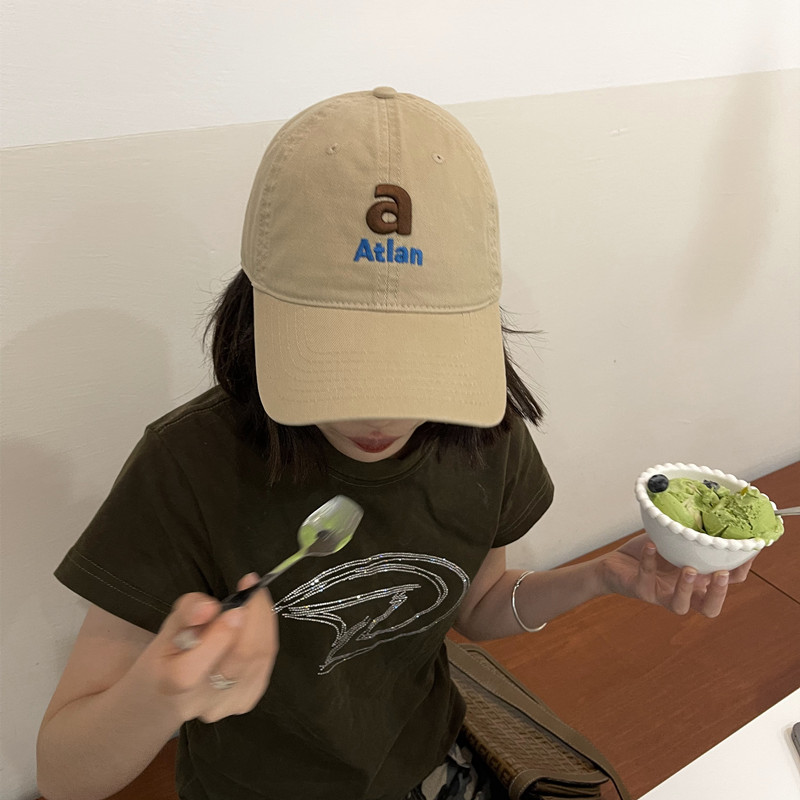 The spring and autumn style of hats, summer sunshade baseball caps, big head caps that show off the face, and small baseball caps from Atlan are fashionable and versatile Item Picture