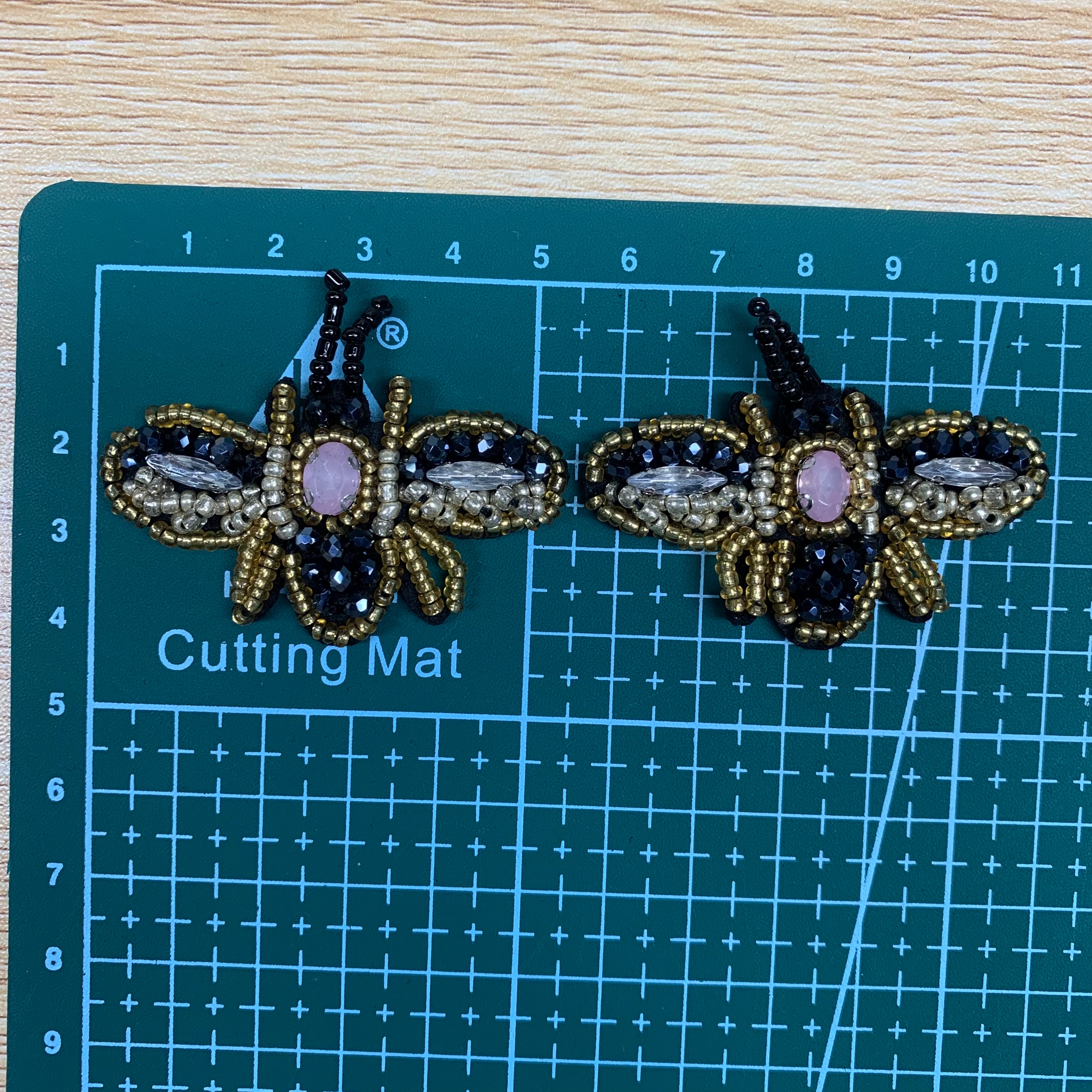 Hand-stitched beaded insect pattern crystal jewelry fabric stickers for clothing pic 5