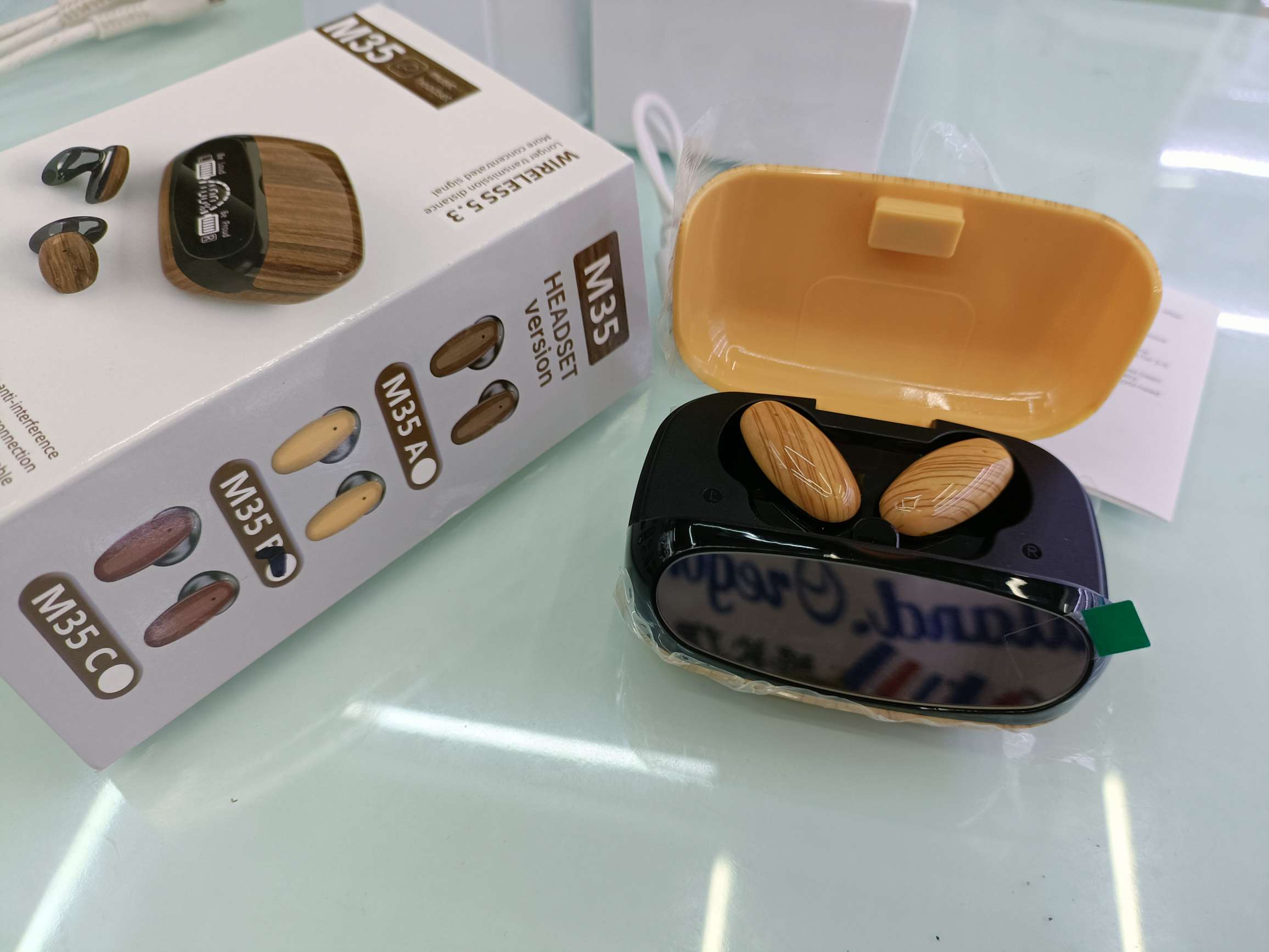 木纹蓝牙耳机/M35耳机/座舱充电耳机细节图