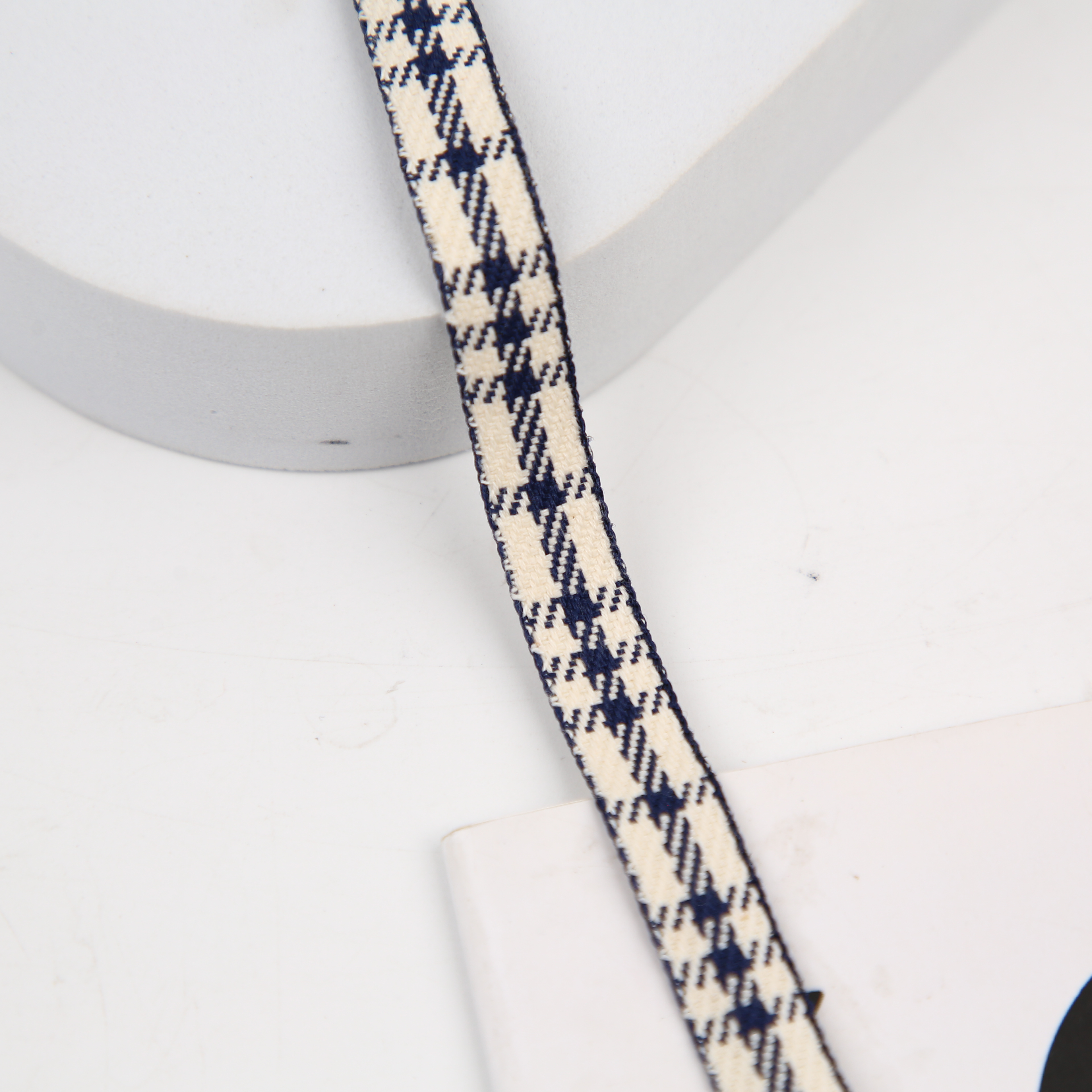 Manufacturers Supply Wholesale Webbing Embossed Belt With High Quality Trustworthy Clothing Accessories Hair Accessories Webbing Lattice Item Picture