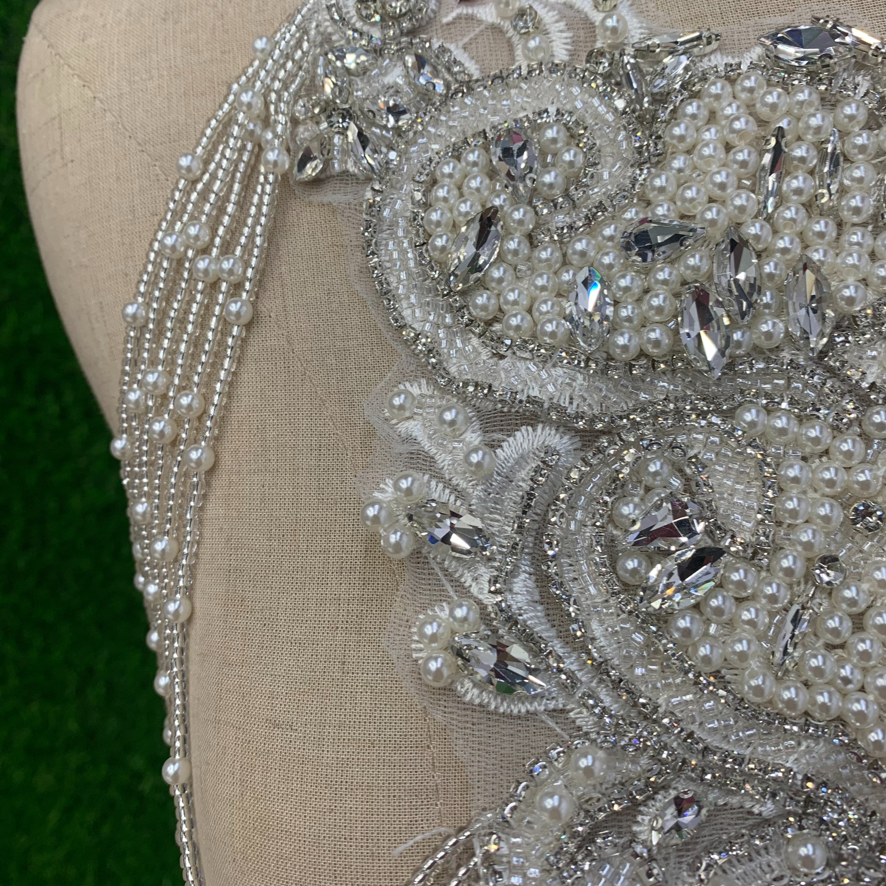 批发时尚潮流婚纱礼服手工钉珠蕾丝贴花详情2