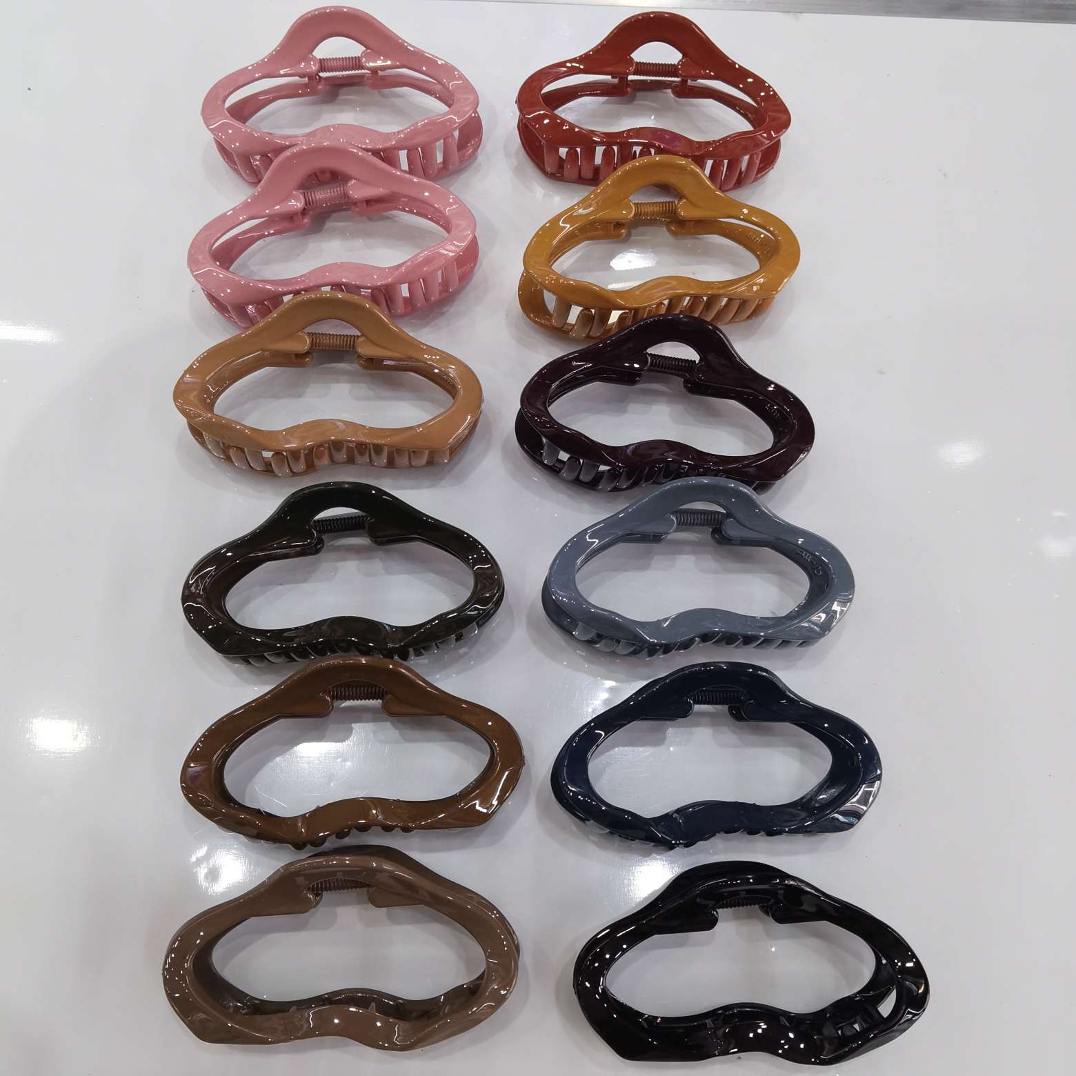 Internet-famous bestseller, popular and trendy Korean style, classic and fashionable Korean style, 11-color maca color bestseller, double half-moon white cloud triangle Specification image