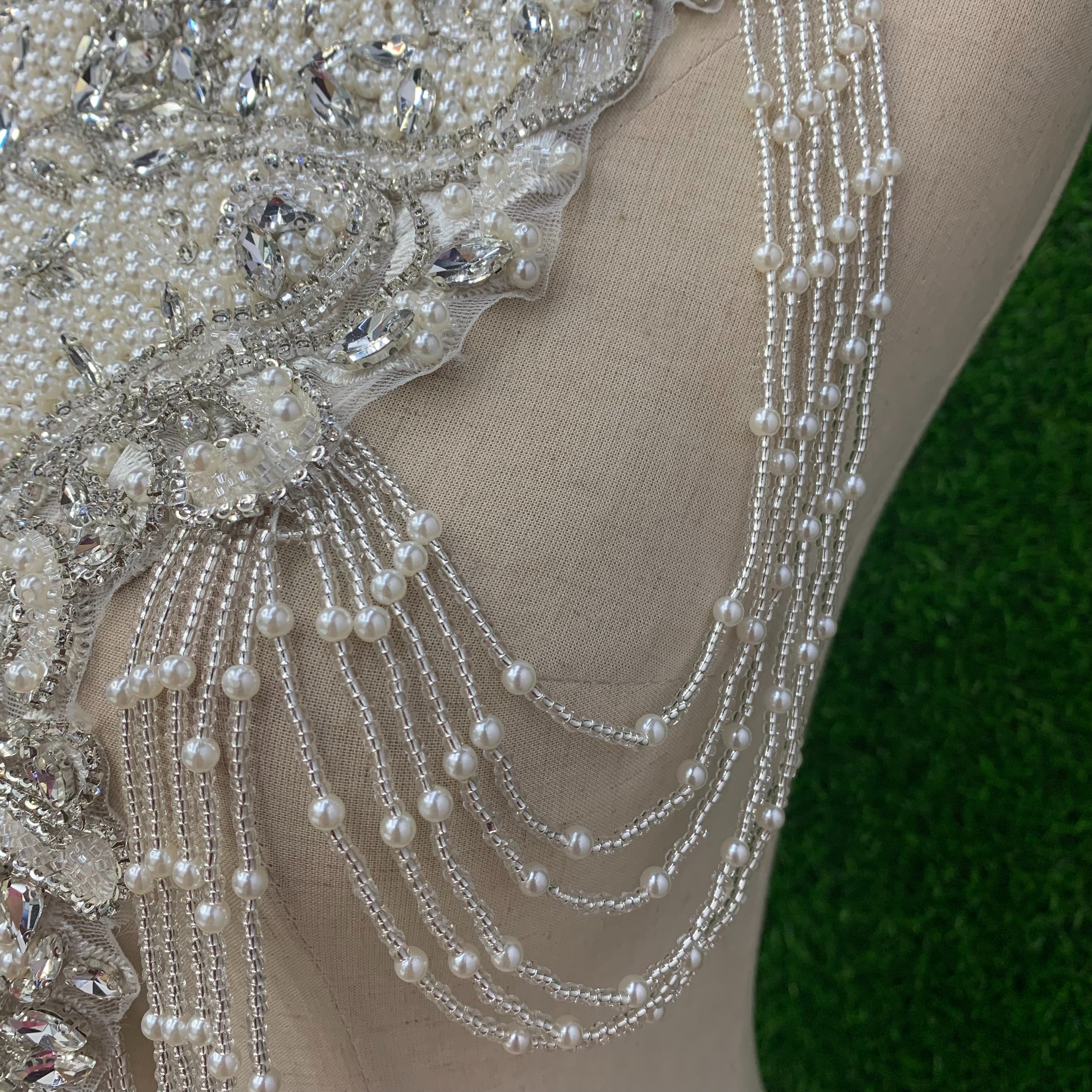 批发时尚潮流婚纱礼服手工钉珠蕾丝贴花详情5