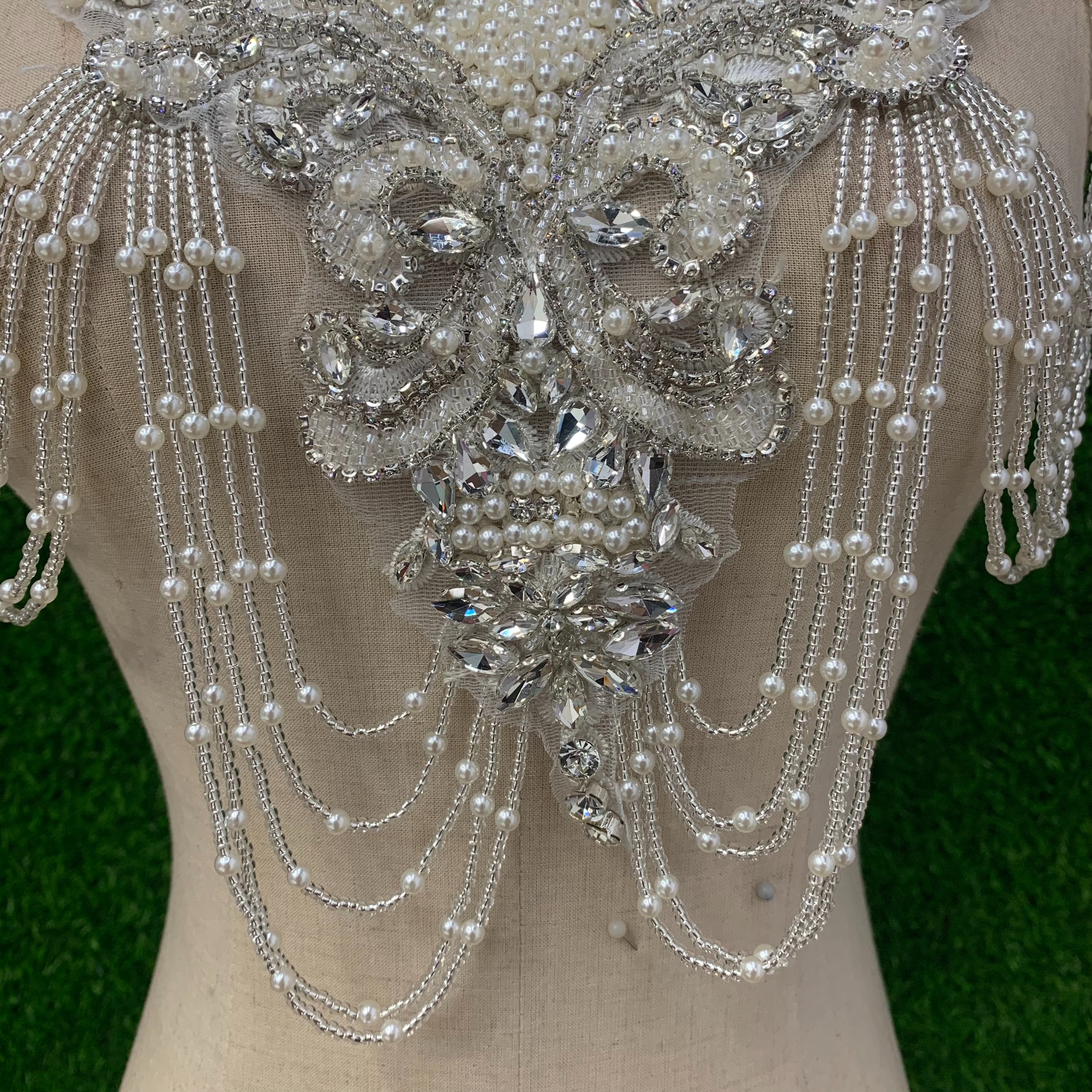 批发时尚潮流婚纱礼服手工钉珠蕾丝贴花详情4