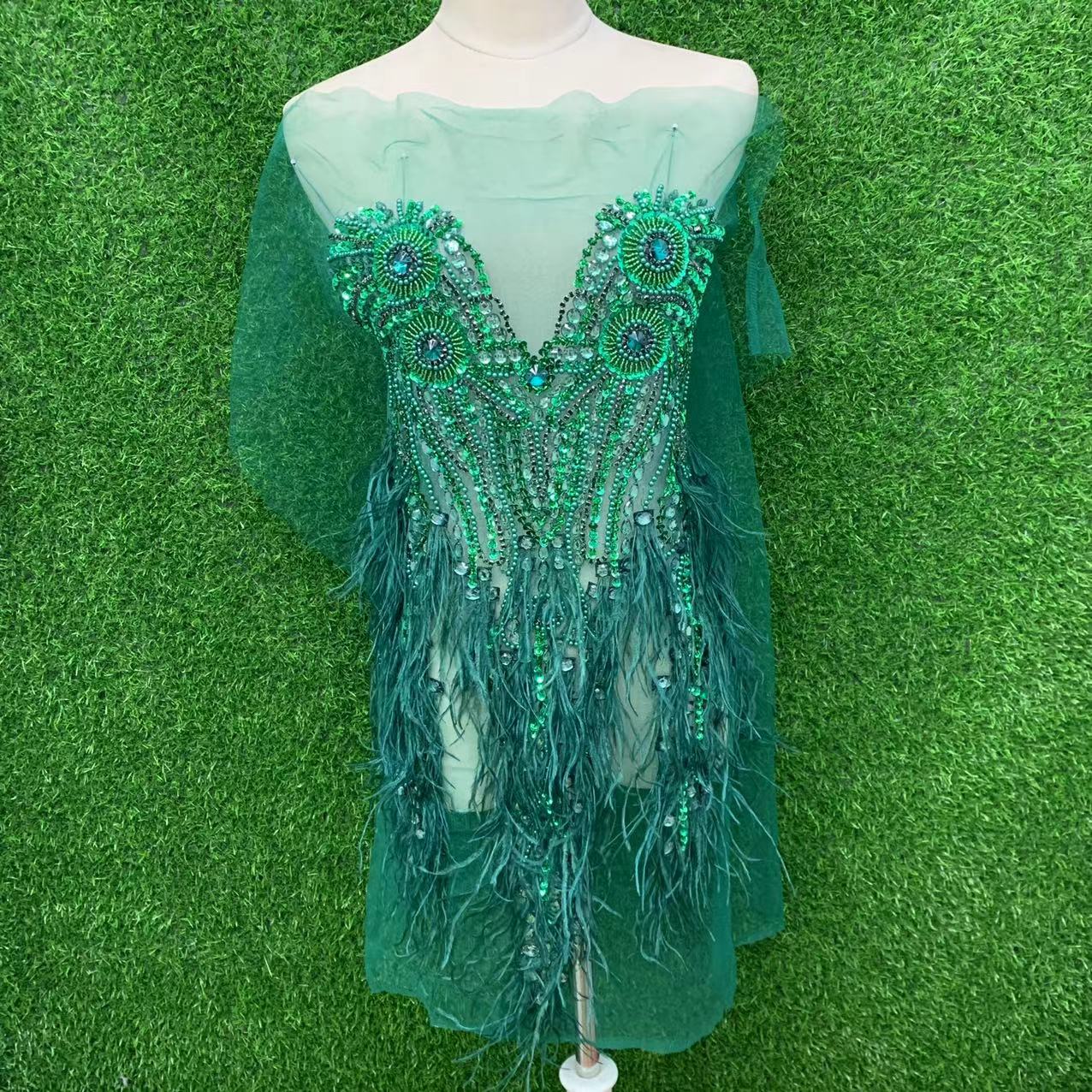 羽毛新款 56X100cm深V款婚纱礼服手工钉珠贴花详情6