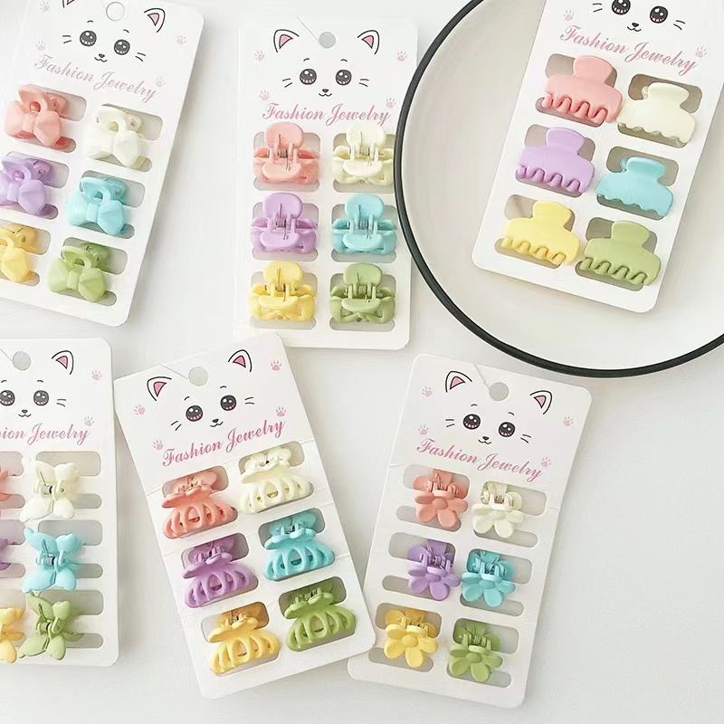 Korean macaron-colored small sweet bangs hairpin, ins children's grab clip, simple side bangs clip Application Scenario